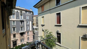House in the city center-Casa nel centro della città